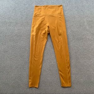 Girlfriend Collective compressive leggings with pockets